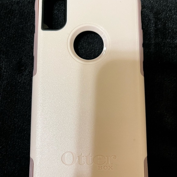 USED Three IPhone XS/IPhone X Cases, Lifeproof & Otter Box - Picture 5 of 11